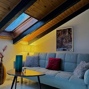  شقة Hosting Dreams Attics - Duomo إيطاليا
